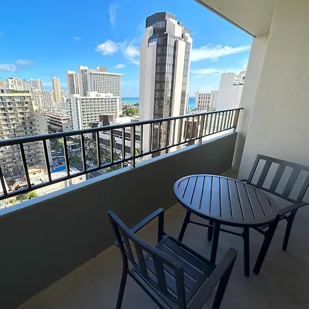 Royal Kuhio 1606 - Spacious Studio With Diamond Head City Views In The Heart Of Waikiki!